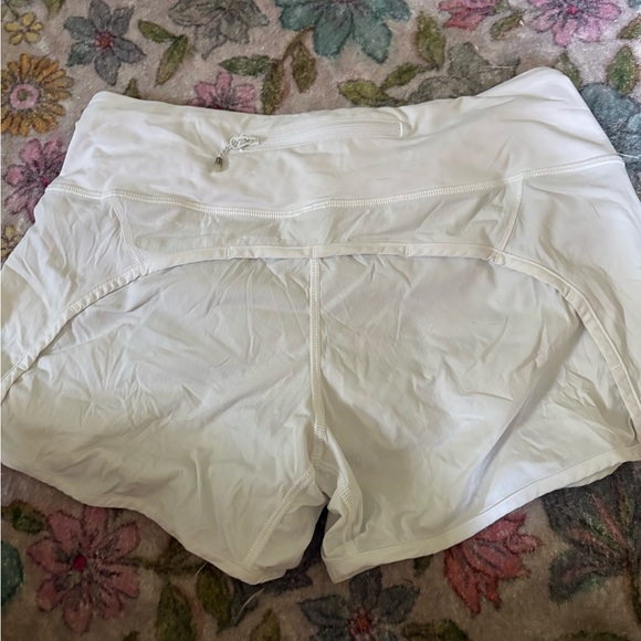 Lululemon Women's shorts size four - Picture 2 of 3